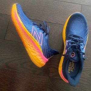 UNISEX 🚹🚺 Fresh Foam X Vongo v5 Size: 10Men 12Women